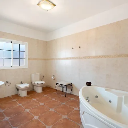 Bonita Casa Arianny Con Piscina أرونا